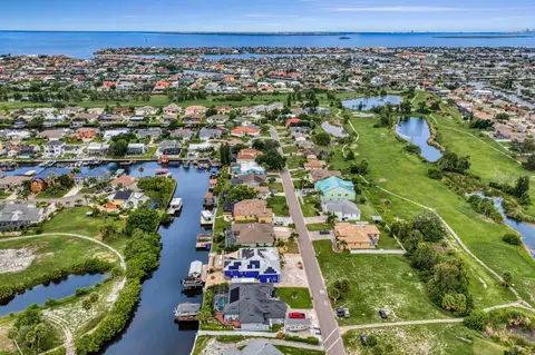 View/Area - 704 Eagle Ln, Apollo Beach, FL 33572 photo 7 of 10
