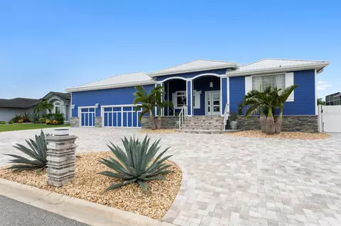 Exterior - 704 Eagle Ln, Apollo Beach, FL 33572 photo 4 of 18