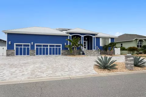 Exterior - 704 Eagle Ln, Apollo Beach, FL 33572 photo 3 of 18