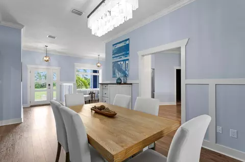 Dining - 704 Eagle Ln, Apollo Beach, FL 33572 photo 2 of 2