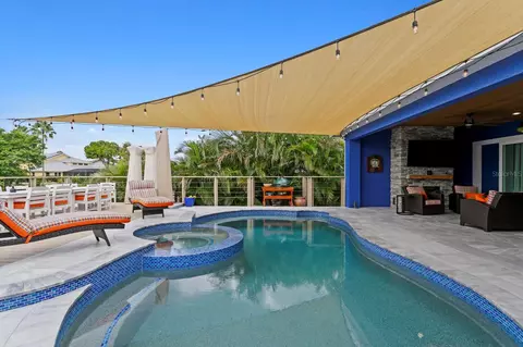 Exterior - 704 Eagle Ln, Apollo Beach, FL 33572 photo 9 of 18