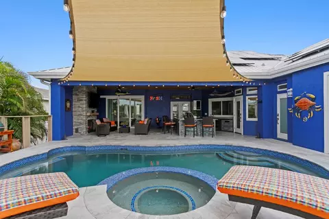 Exterior - 704 Eagle Ln, Apollo Beach, FL 33572 photo 14 of 18