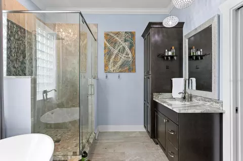 Bath - 704 Eagle Ln, Apollo Beach, FL 33572 photo 3 of 4