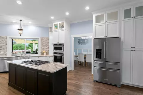 Kitchen - 704 Eagle Ln, Apollo Beach, FL 33572 photo 4 of 8