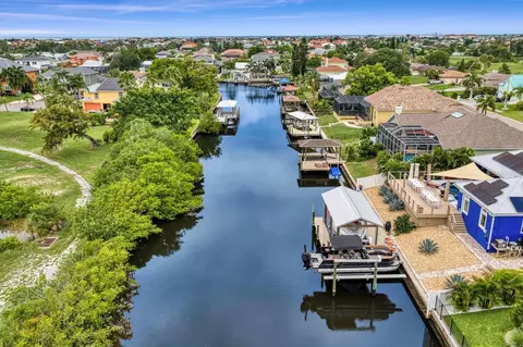 View/Area - 704 Eagle Ln, Apollo Beach, FL 33572 photo 4 of 10