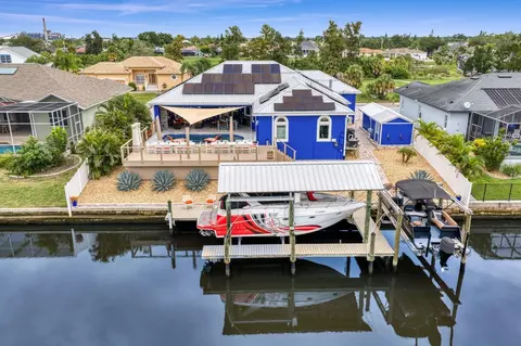 View/Area - 704 Eagle Ln, Apollo Beach, FL 33572 photo 1 of 10