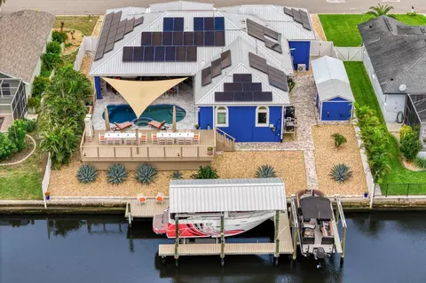 View/Area - 704 Eagle Ln, Apollo Beach, FL 33572 photo 2 of 10