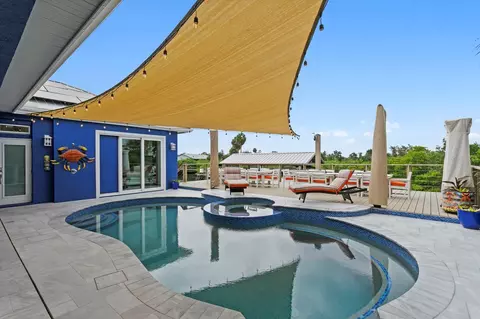 Exterior - 704 Eagle Ln, Apollo Beach, FL 33572 photo 13 of 18