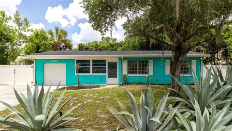 5328 Rainbow Dr, Temple Terrace, FL 33617