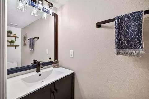 Bath - 3741 Bellewater Blvd, Riverview, FL 33578 photo 2 of 6