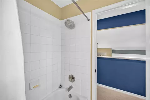 Bath - 3741 Bellewater Blvd, Riverview, FL 33578 photo 4 of 6