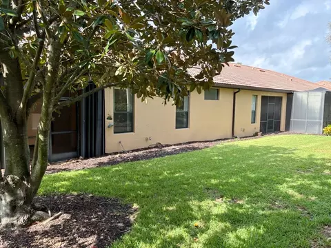 Exterior - 229 Shell Falls Dr, Apollo Beach, FL 33572 photo 3 of 4