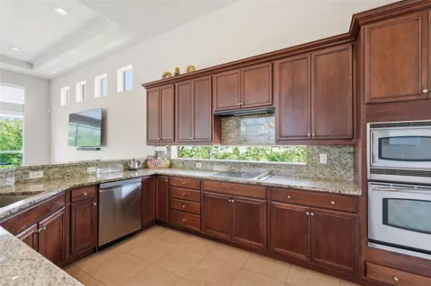 Kitchen - 5416 Conch Shell Pl, Apollo Beach, FL 33572 photo 3 of 5