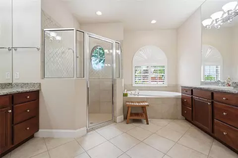 Bath - 5416 Conch Shell Pl, Apollo Beach, FL 33572 photo 1 of 5