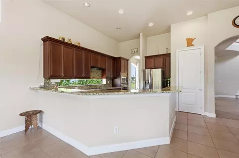 Kitchen - 5416 Conch Shell Pl, Apollo Beach, FL 33572 photo 4 of 5