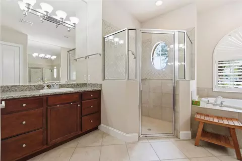 Bath - 5416 Conch Shell Pl, Apollo Beach, FL 33572 photo 2 of 5