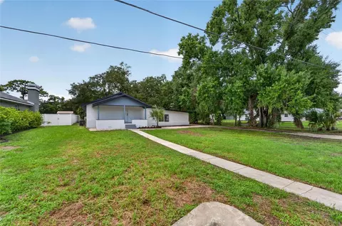 Exterior - 8809 Dyer Rd, Riverview, FL 33578 photo 2 of 9
