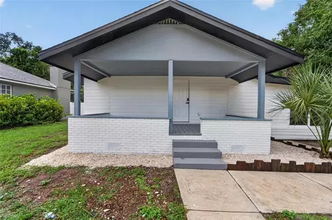 Exterior - 8809 Dyer Rd, Riverview, FL 33578 photo 3 of 9