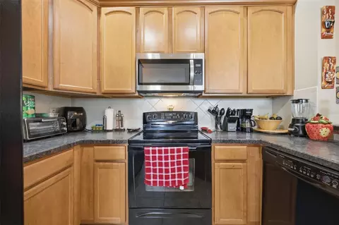 Kitchen - 8924 Moonlit Meadows Loop, Riverview, FL 33578 photo 1 of 1
