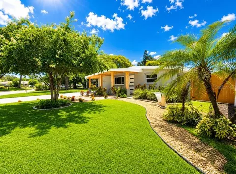 138 Davison Ave NE, Saint Petersburg, FL 33703