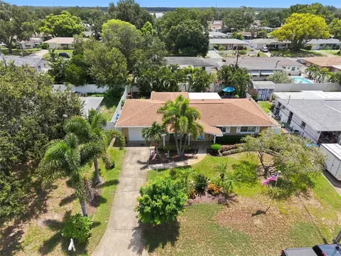 8919 109th Ln, Seminole, FL 33772