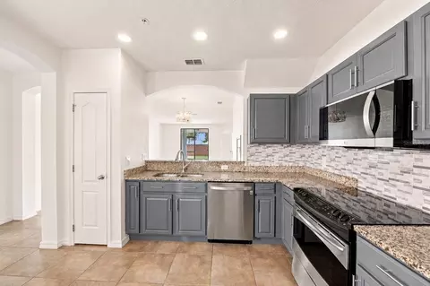 Kitchen - 2307 Aloha Bay Ct, Ocoee, FL 34761 photo 2 of 3