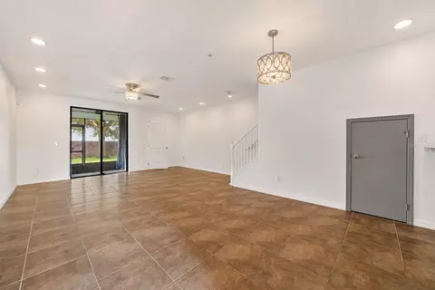 Living - 2307 Aloha Bay Ct, Ocoee, FL 34761 photo 2 of 5