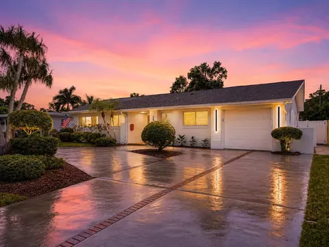 2400 66th Ter S, Saint Petersburg, FL 33712