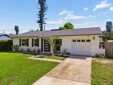 4185 Whiting Dr SE, Saint Petersburg, FL 33705