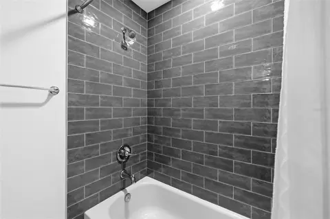 Bath - 213 E Cluster Ave, Tampa, FL 33604 photo 4 of 4