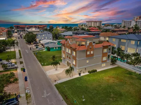 138 175th Ave E, Redington Shores, FL 33708
