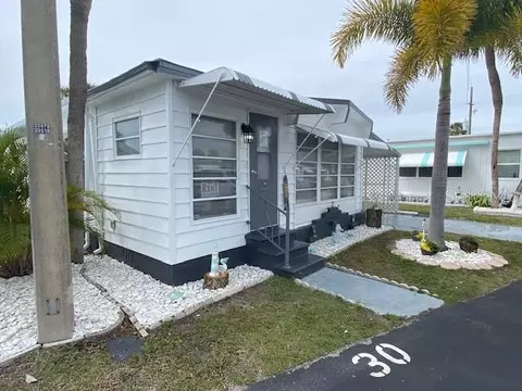 4851 W Gandy Blvd #B10L30, Tampa, FL 33611