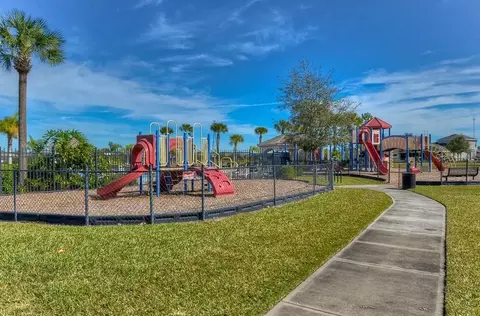 View/Area - 11117 Rodeo Ln, Riverview, FL 33579 photo 2 of 2