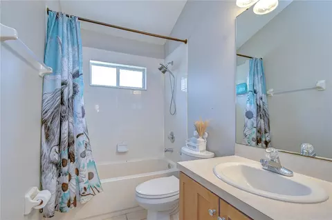 Bath - 11117 Rodeo Ln, Riverview, FL 33579 photo 3 of 3