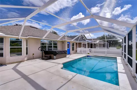 Exterior - 11117 Rodeo Ln, Riverview, FL 33579 photo 4 of 7