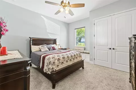 Bedroom - 5319 W Trapnell Rd, Dover, FL 33527 photo 3 of 6