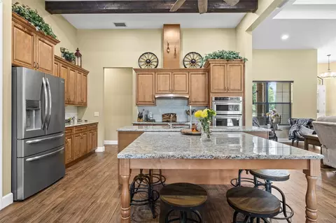 Kitchen - 5319 W Trapnell Rd, Dover, FL 33527 photo 3 of 5