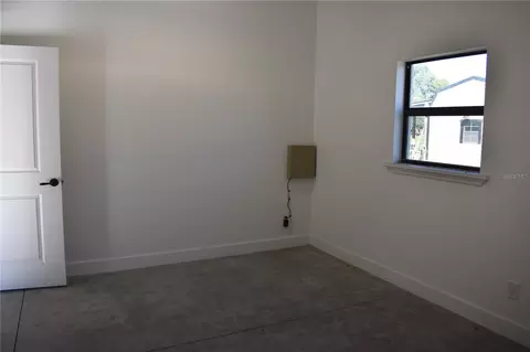 Bedroom - 5319 W Trapnell Rd, Dover, FL 33527 photo 6 of 6