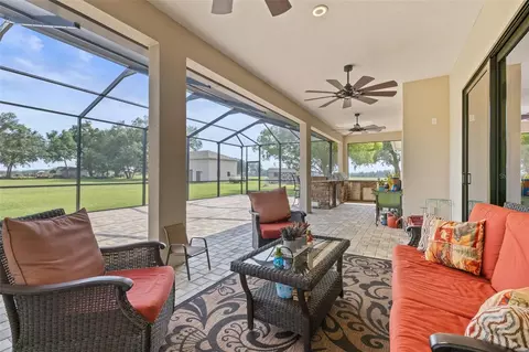 Exterior - 5319 W Trapnell Rd, Dover, FL 33527 photo 4 of 10
