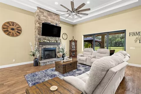 Living - 5319 W Trapnell Rd, Dover, FL 33527 photo 2 of 2