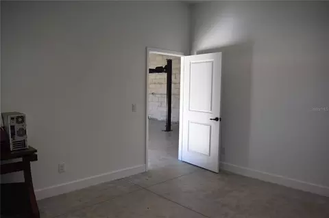 Bedroom - 5319 W Trapnell Rd, Dover, FL 33527 photo 5 of 6