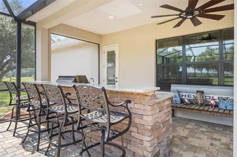 Exterior - 5319 W Trapnell Rd, Dover, FL 33527 photo 6 of 10