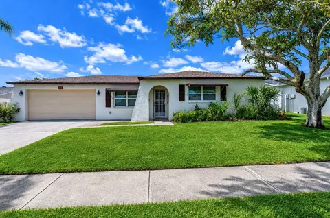 8811 Martinique Ln, Port Richey, FL 34668