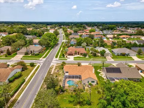 View/Area - 1302 Henry Ave, Spring Hill, FL 34608 photo 2 of 10