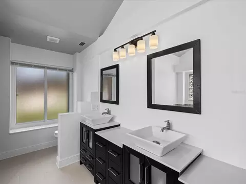 Bath - 1302 Henry Ave, Spring Hill, FL 34608 photo 2 of 6