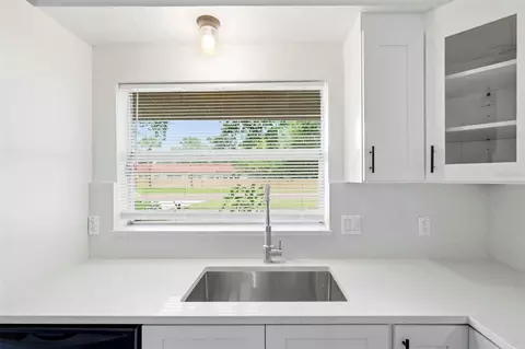 Kitchen - 1680 Pinehurst Rd, Dunedin, FL 34698 photo 4 of 7