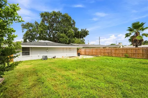Exterior - 1680 Pinehurst Rd, Dunedin, FL 34698 photo 4 of 7
