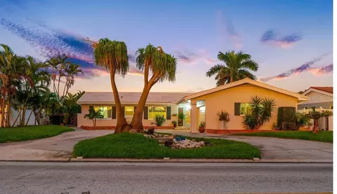 530 79th St S, Saint Petersburg, FL 33707