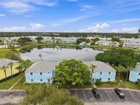 151 Seahorse Dr SE #B, Saint Petersburg, FL 33705