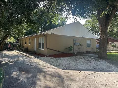 9406 N Hartts Dr, Tampa, FL 33617
